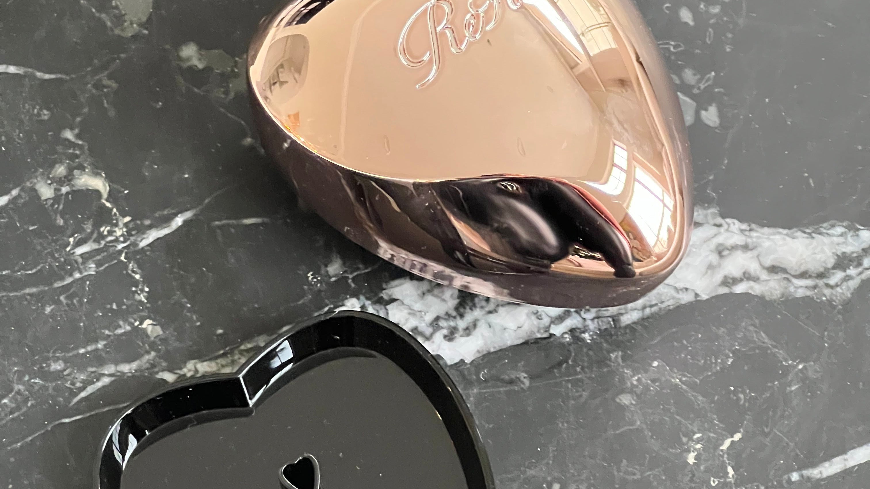 Influencers Use the New ReFa HEART BRUSH