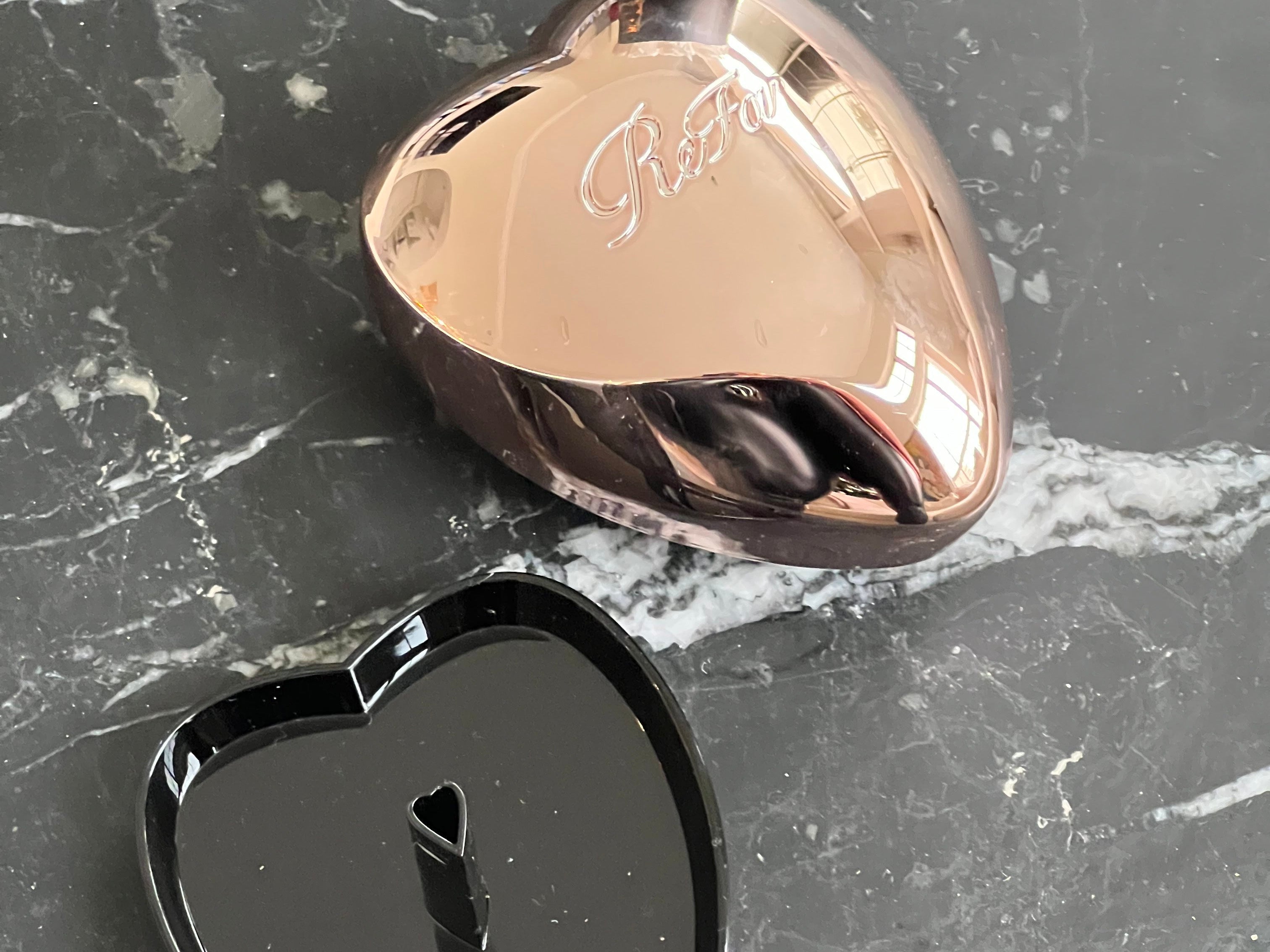 Influencers Use the New ReFa HEART BRUSH