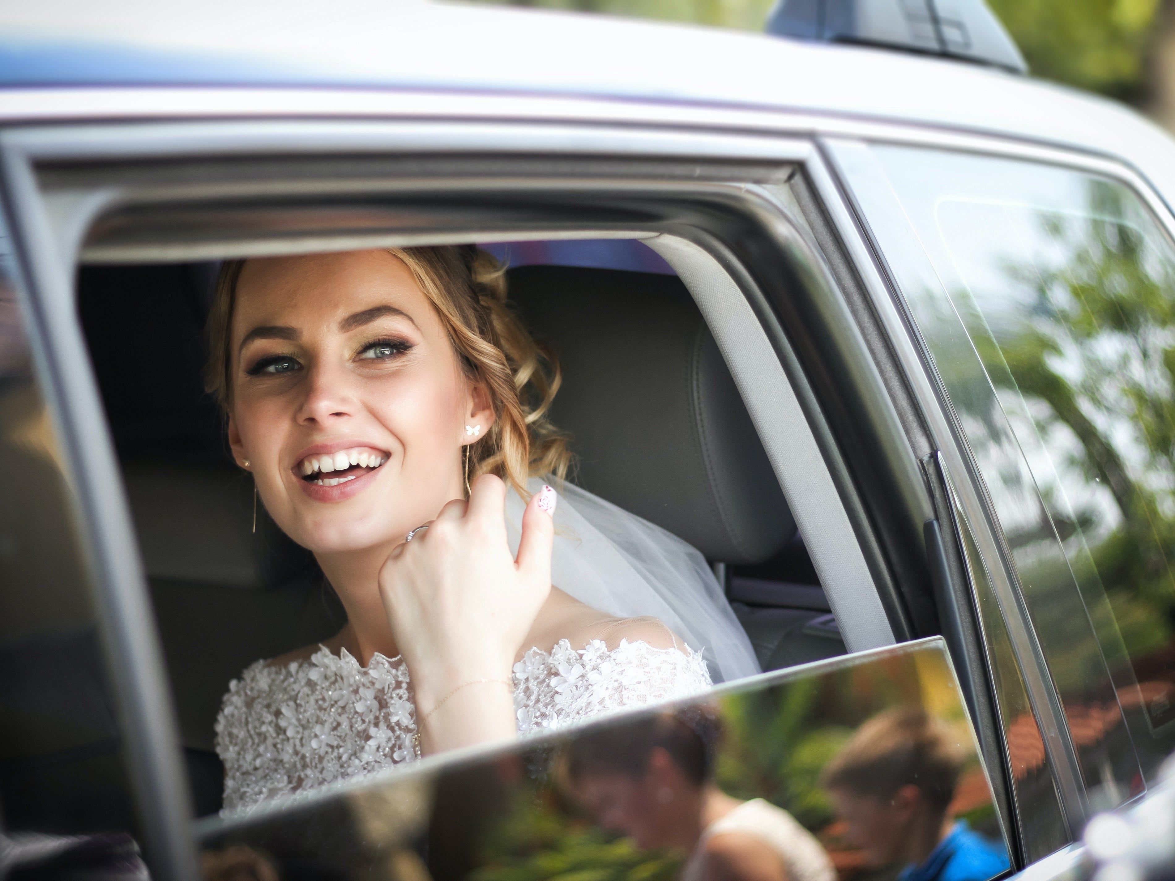 Brides get a gorgeous glow with ReFa luxury rollers.